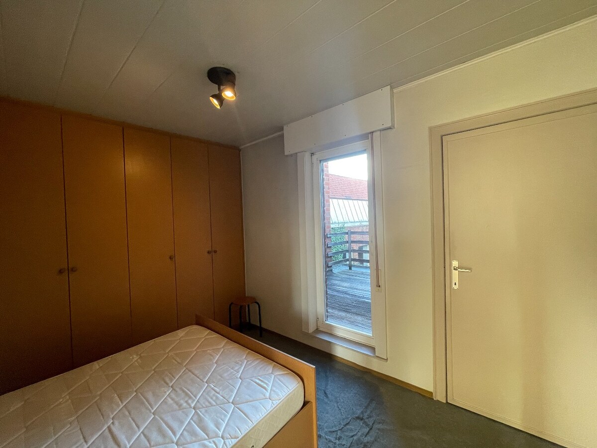 Lichtrijk één-slaapkamer appartement in centrum Izegem 