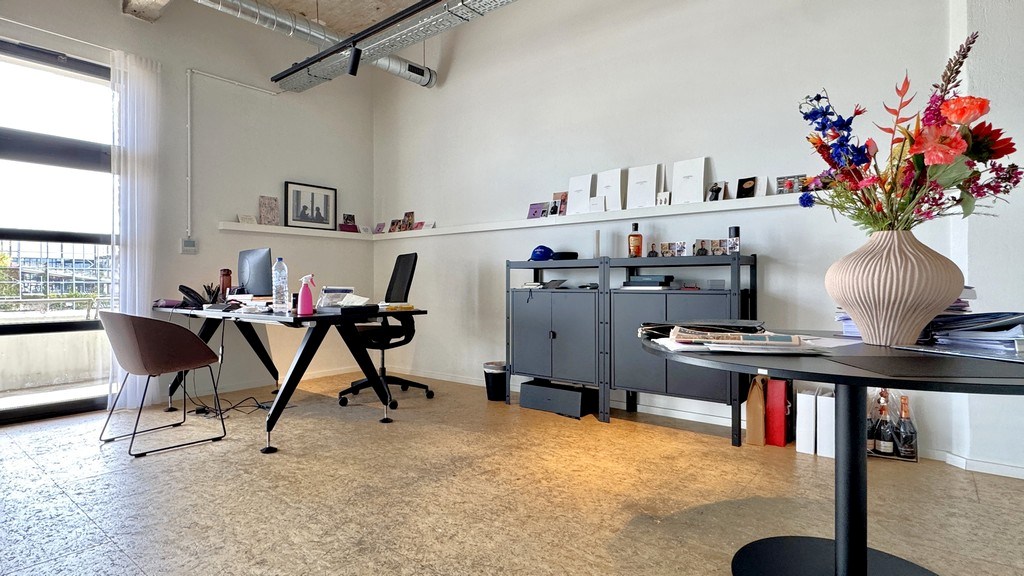 Loftkantoren te huur in Handelsdokcenter bij Gent-Dampoort