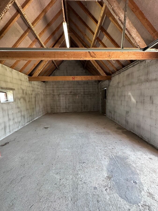 Rustig gelegen alleenstaande woning te Leke 