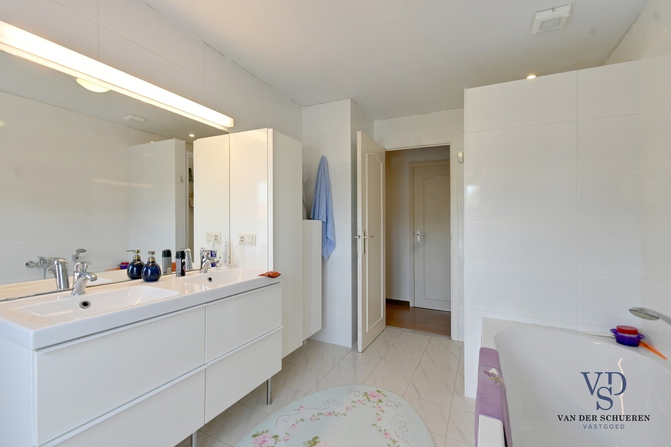 Halfopen woning in het groene Dikkelvenne 