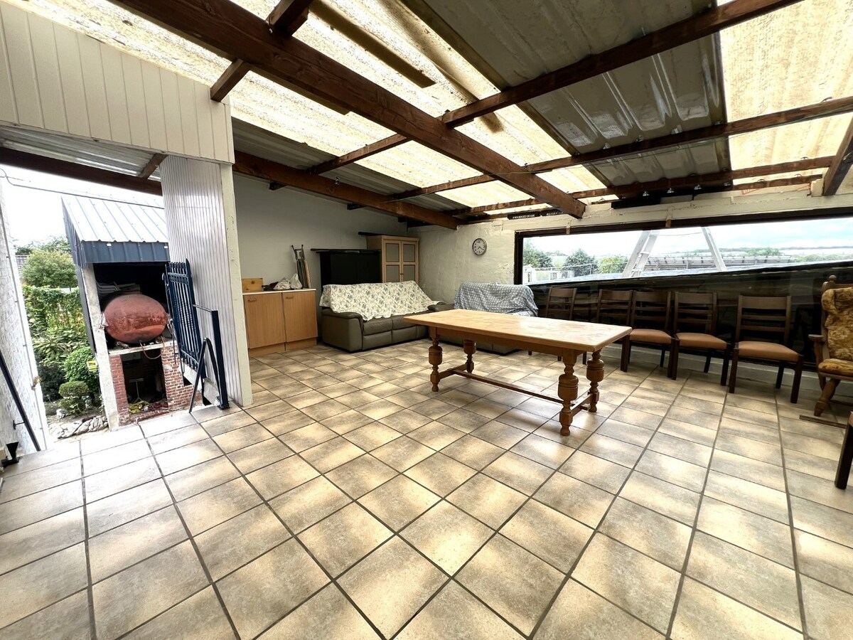 Ruim appartement met terras en garage in Bierbeek 