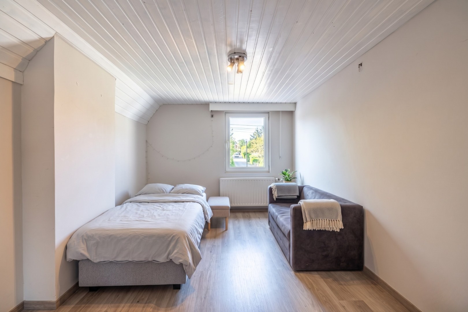 Authentieke woning met zonnige tuin en garage op gegeerde ligging te Knokke 