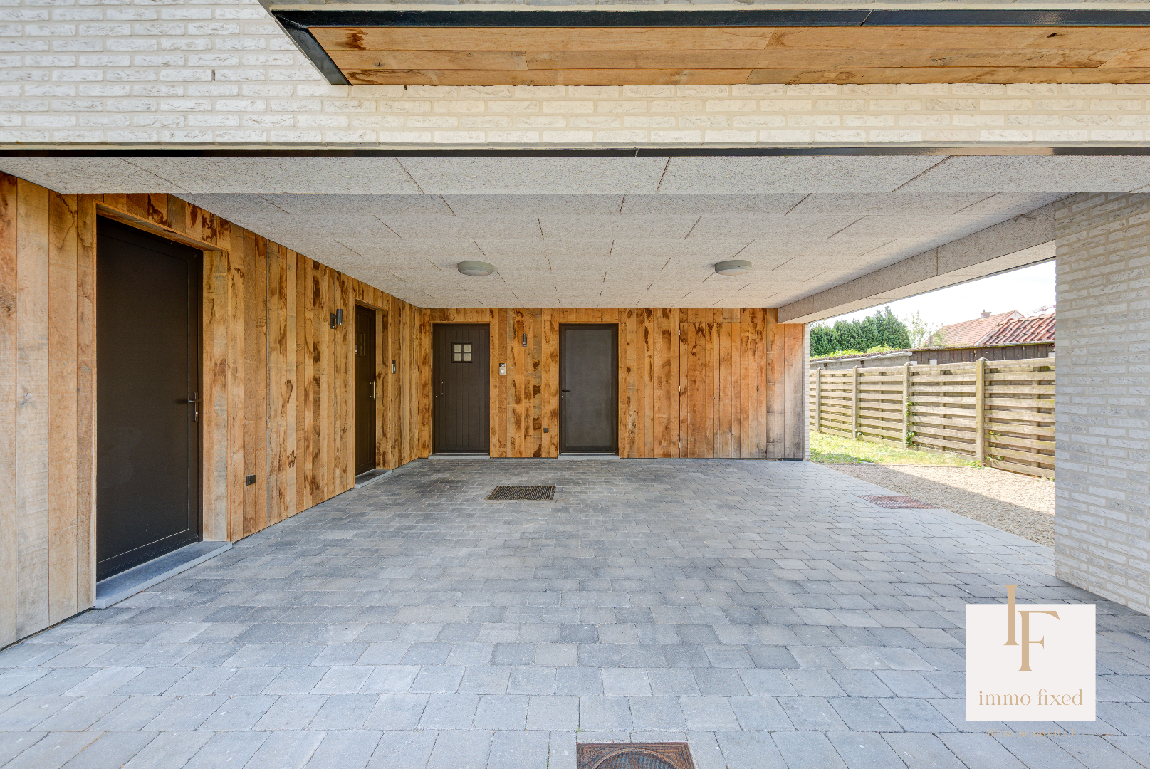 Duplex (gelijkvloers) van 134m2 met tuin en parking te ZOERSEL! 