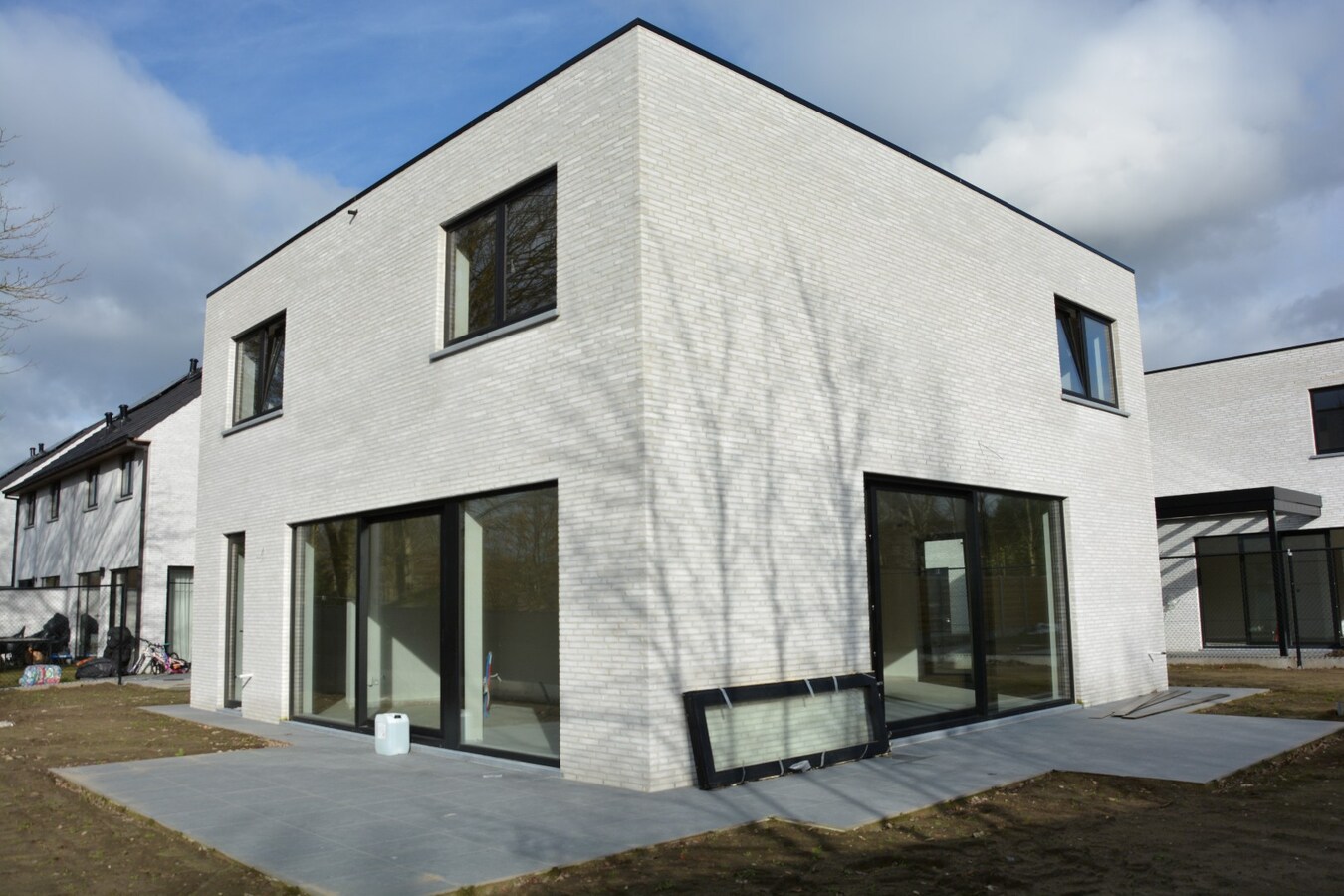 Nieuwbouwwoning met 4 slaapkamers op een uitstekende ligging in centrum Jabbeke 