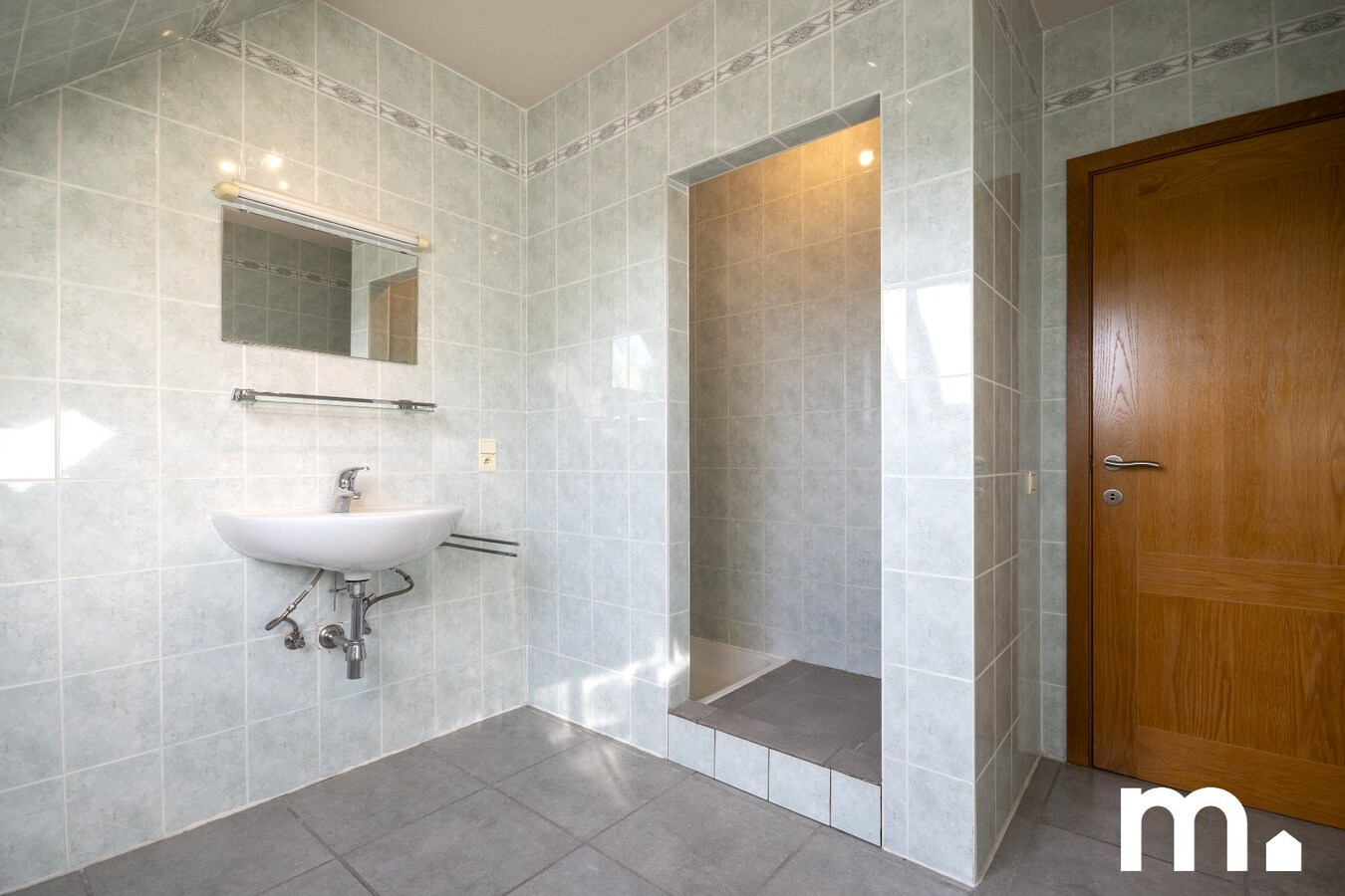 Unieke Villa te Roeselare op 1941m² en 381m² bewoonbare oppervlakte! 