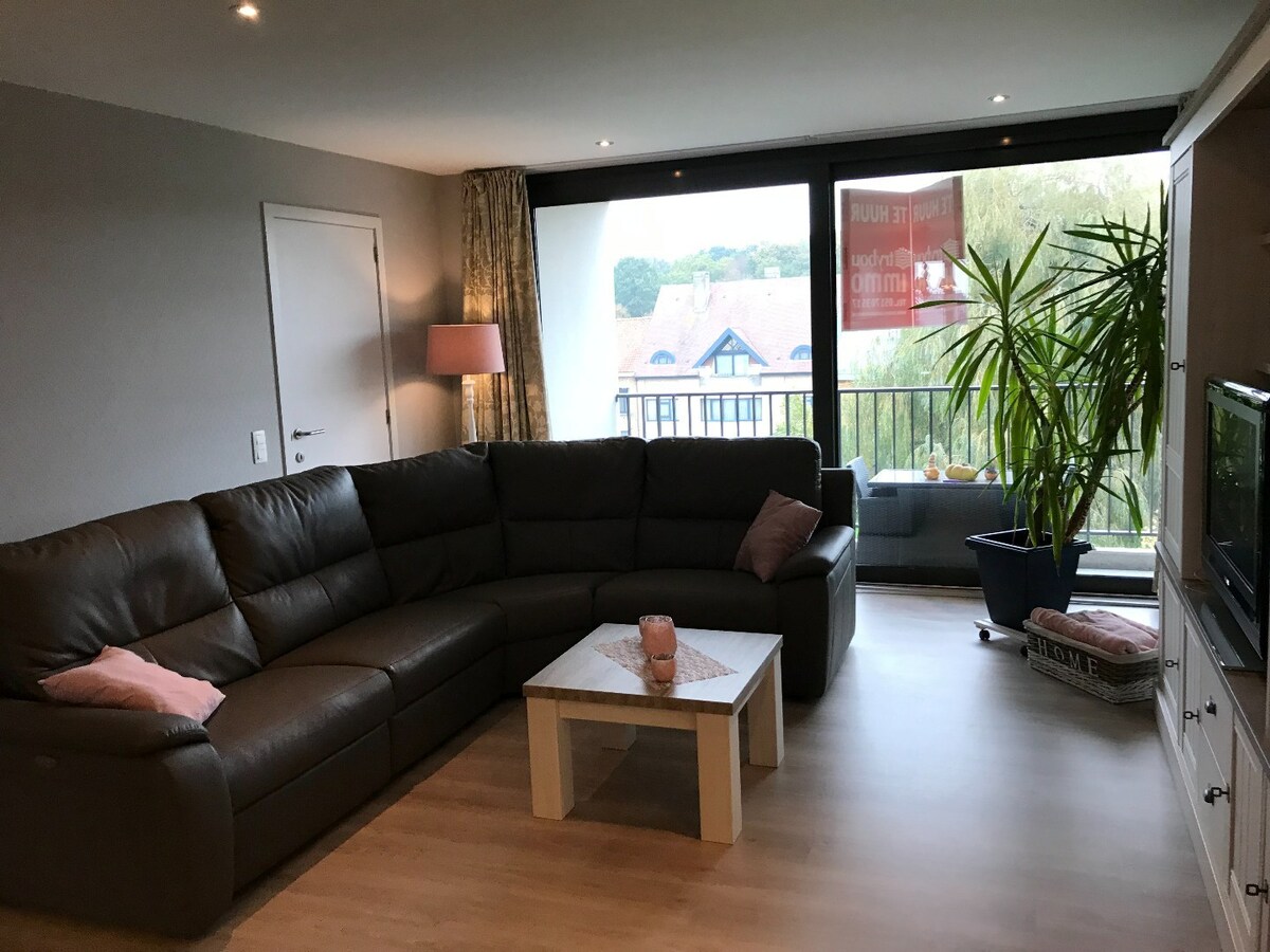 Ruim 2 slaapkamerappartement op de Markt in Houthulst 