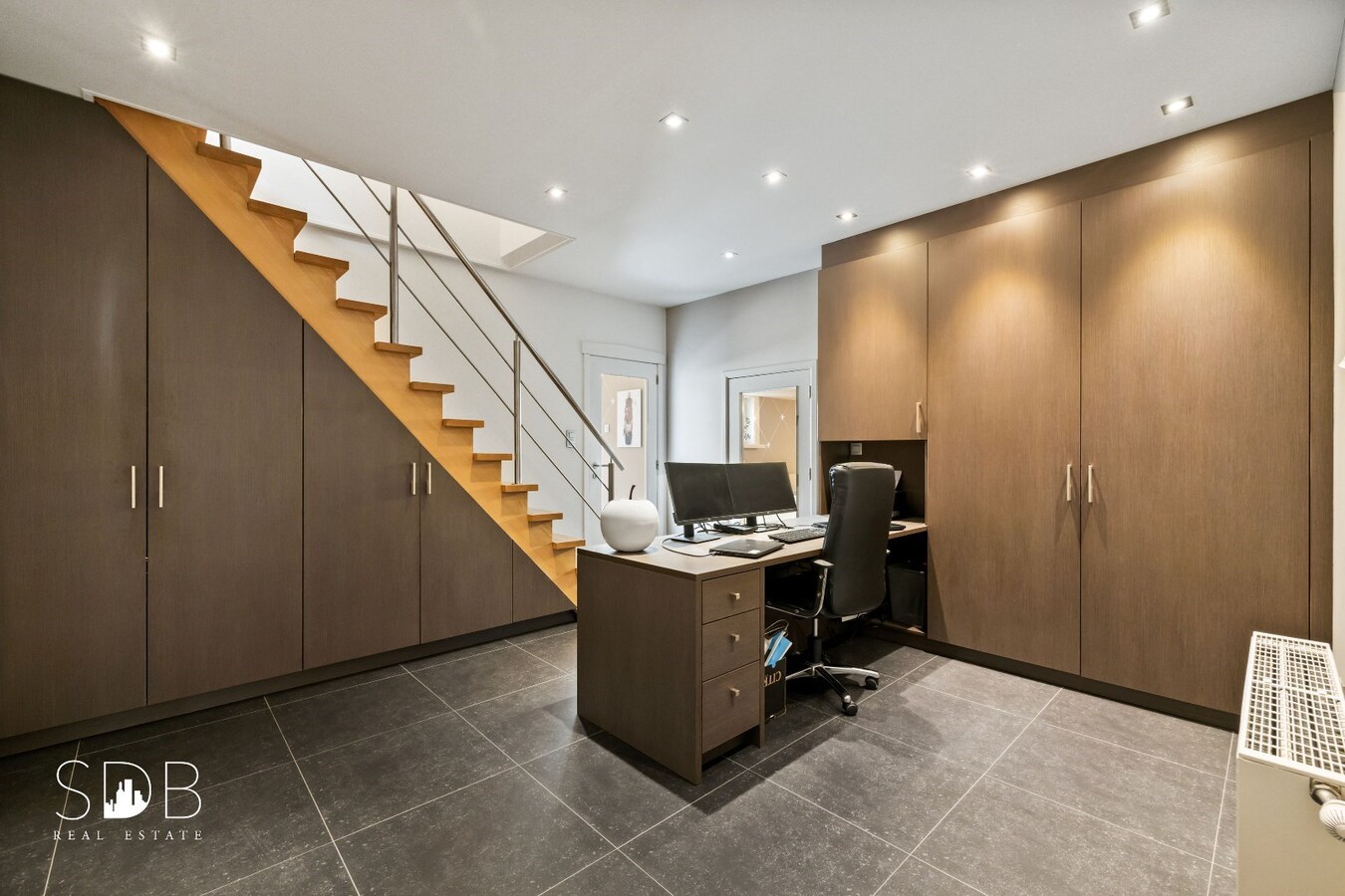 Hedendaagse woning inclusief paardenaccommodatie en graslanden op 4,22ha 