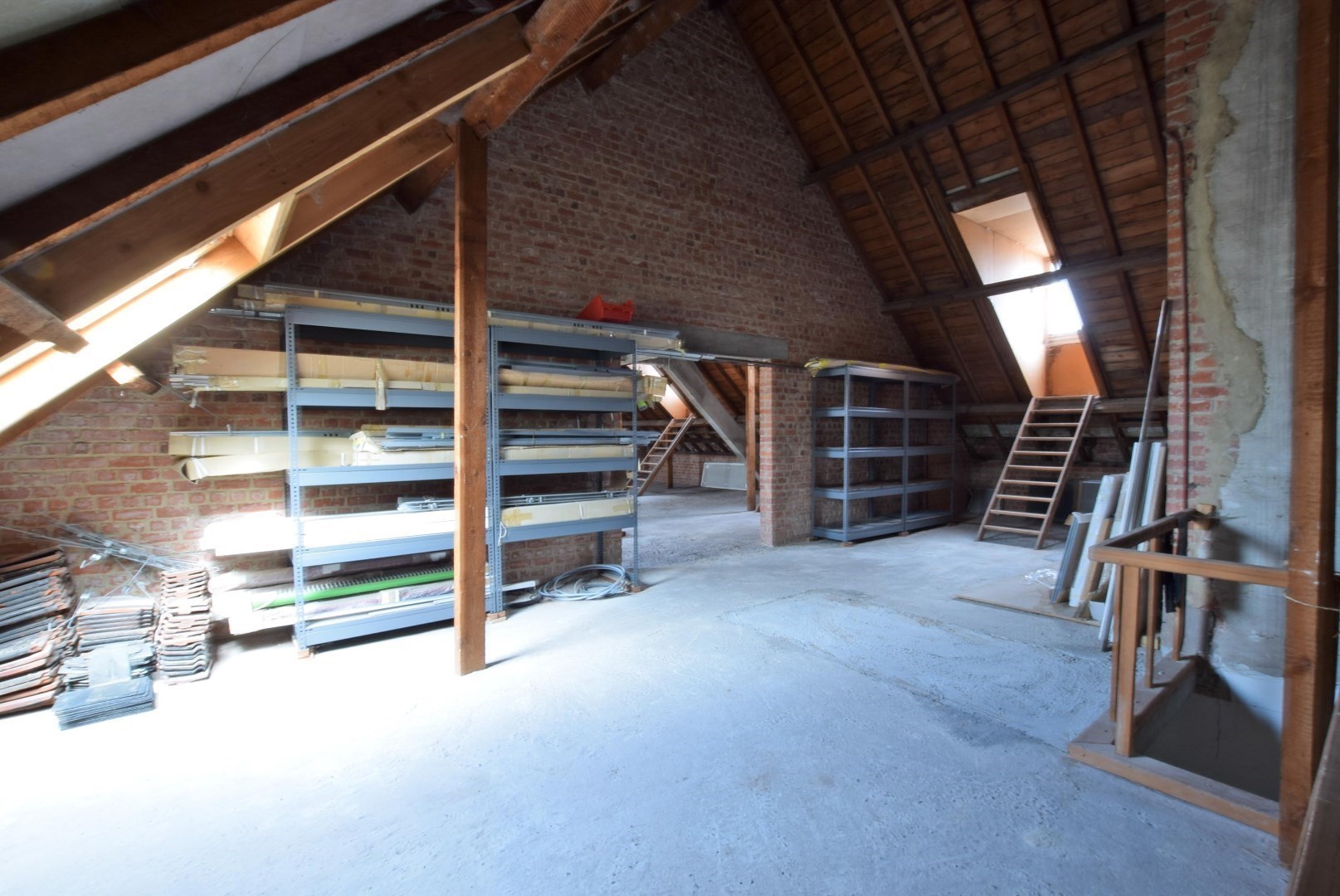 UNIEK ONTWIKKELINGSPROJECT IN HARTJE VEURNE - VOORMALIG BANKGEBOUW. 