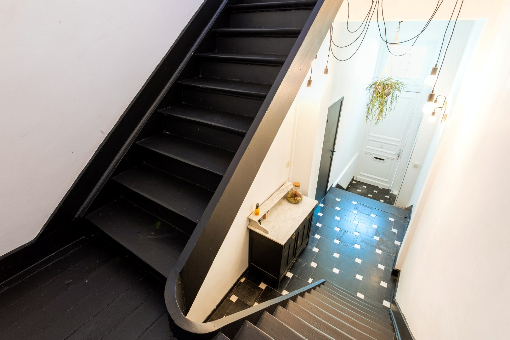 Karaktervolle woning met 3 slpk en terras te centrum Halle 