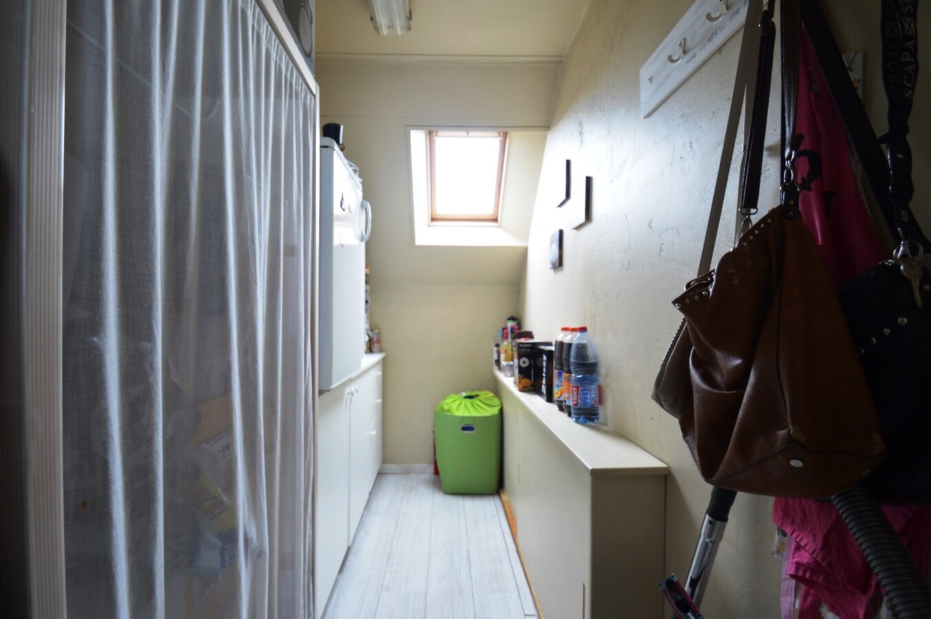 Mooie woning met hangar en ingericht appartement - Duinbergen 