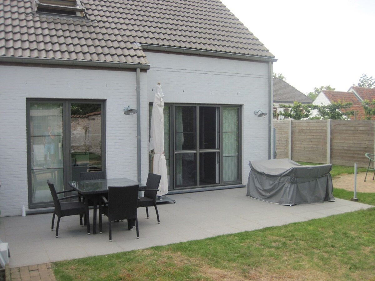Tijdloos wonen in hartje Semmerzake. 