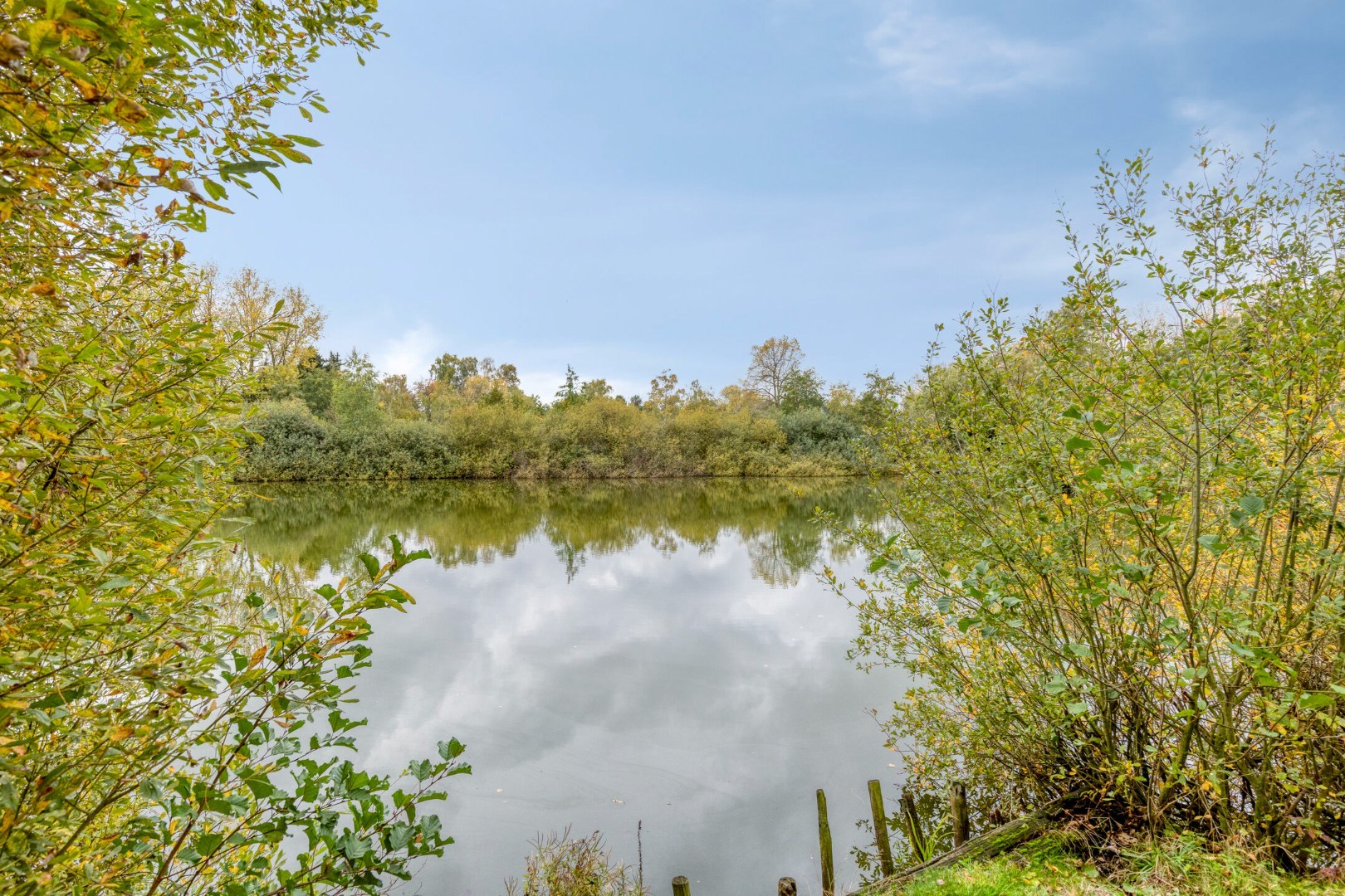 Uniek perceel van 2 ha. en 34 are met 3 prachtige vijvers 
