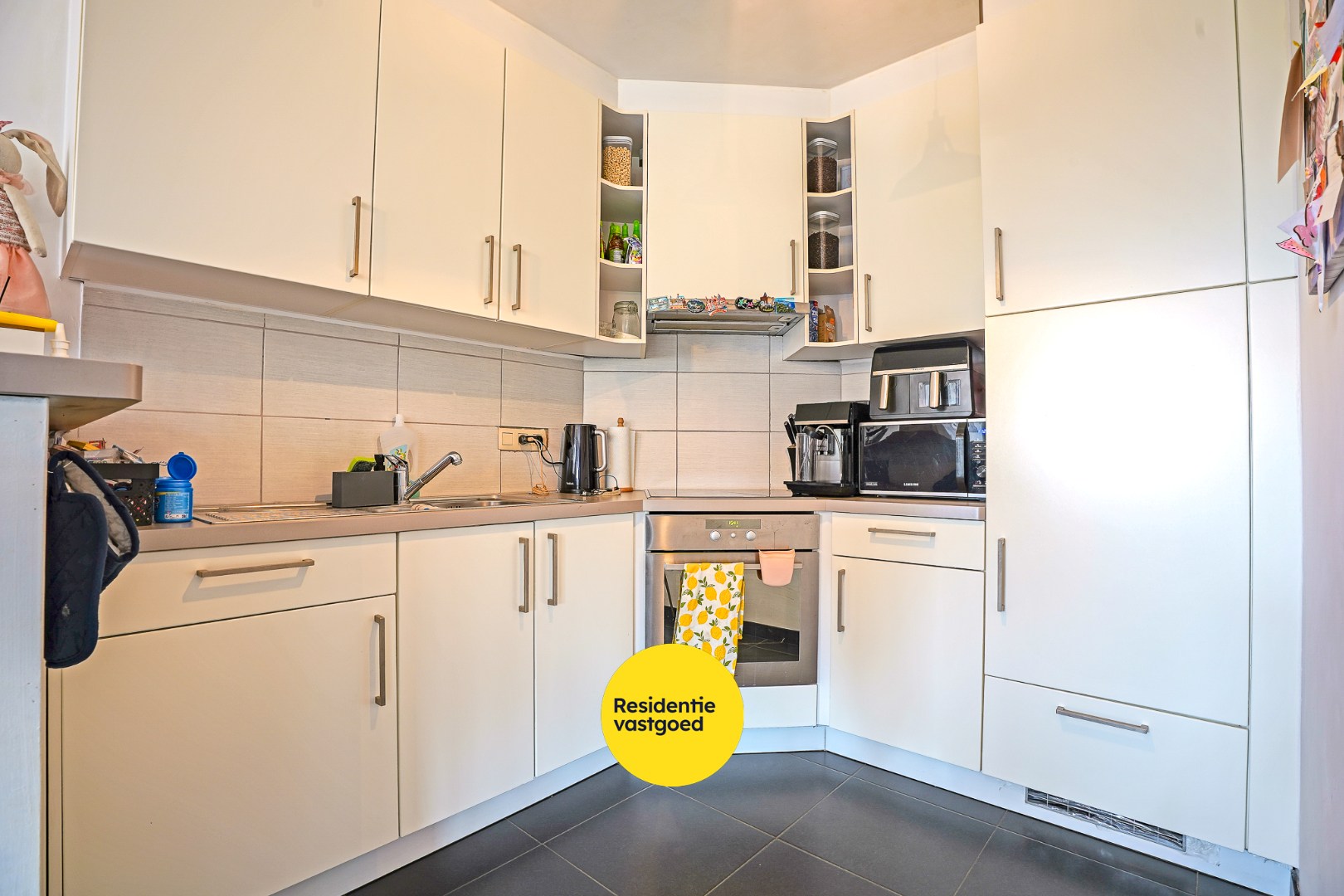 Recent appartement met privatieve tuin (346m²)  en ruim terras (40m²) in het centrum van Woumen! 