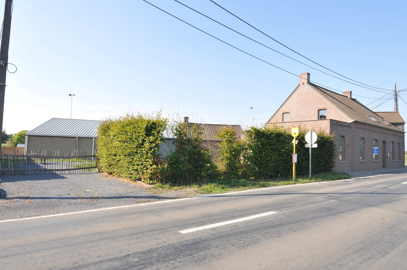 Woning met meerdere mogelijkheden op een perceel van 6,3 are 