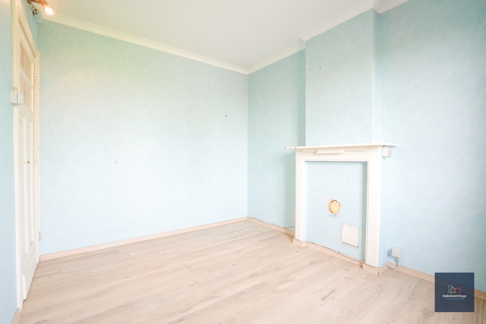 Ruime  halfopen bebouwing  met  zonnige tuin, terras en garage in Waarschoot 