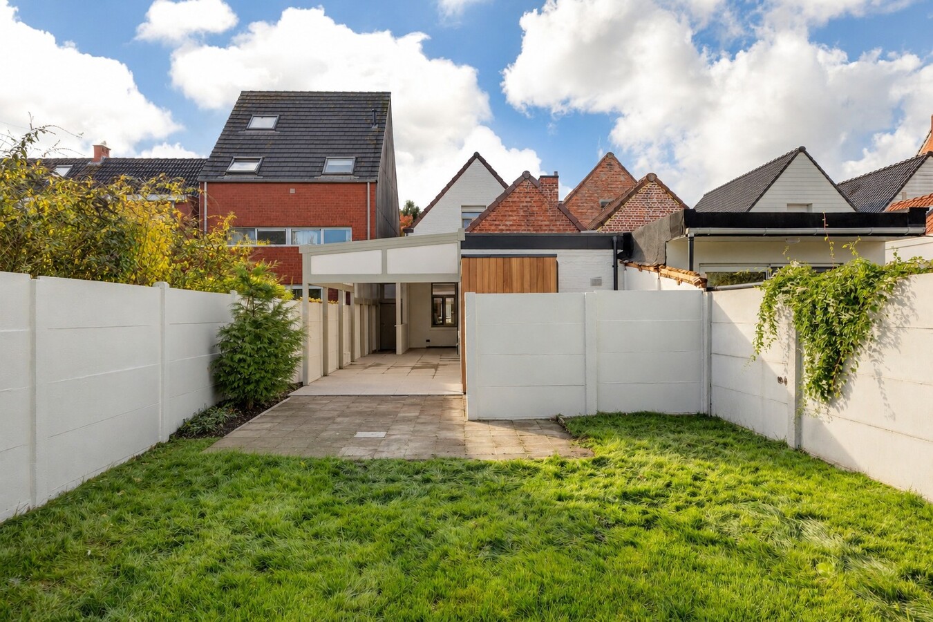 Gerenoveerde woning met 3 slpk en ruime tuin te Schilde! 