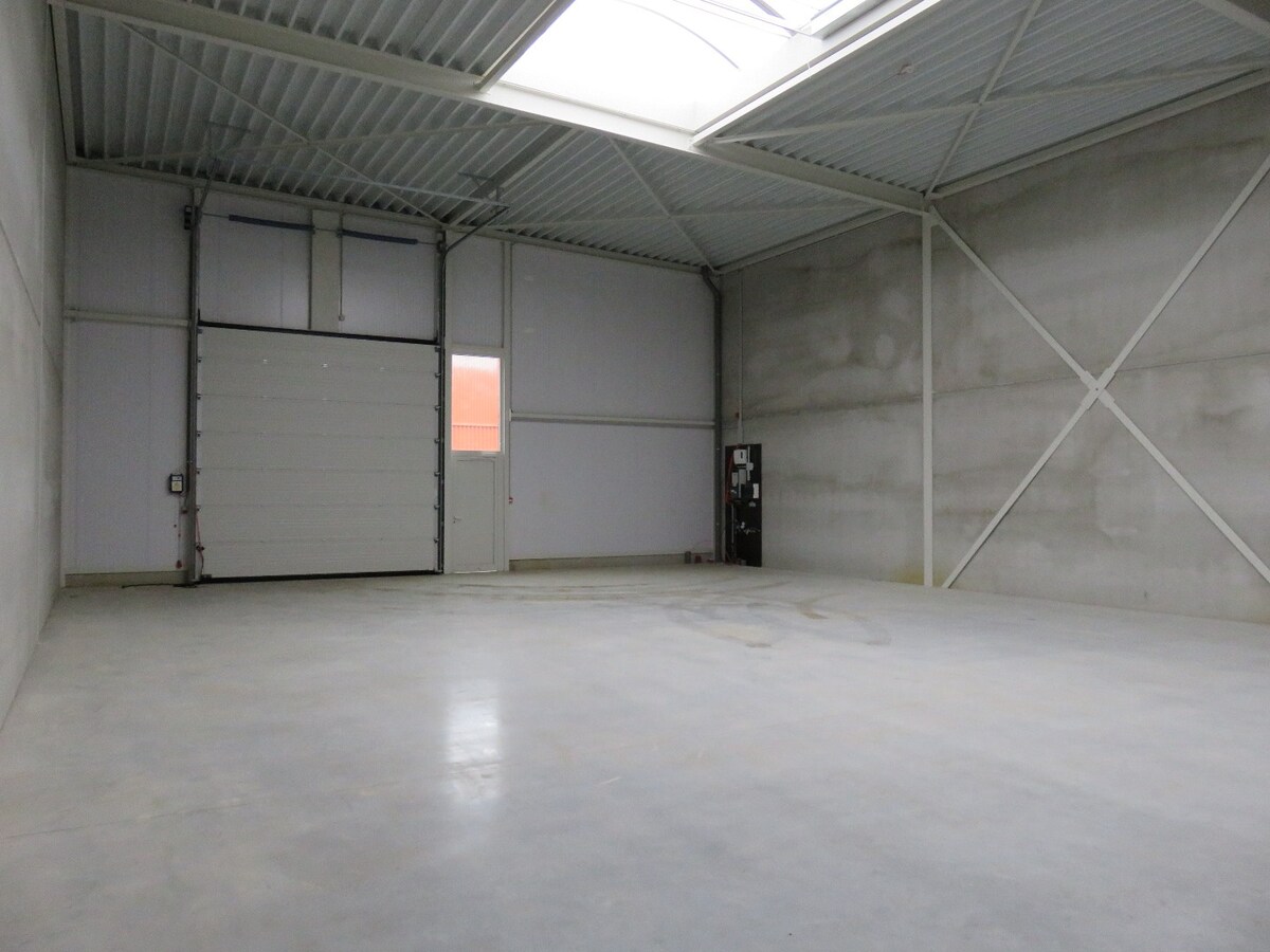 KMO-unit op strategische locatie - VERKOOP ONDER REGISTRATIERECHTEN!! 
