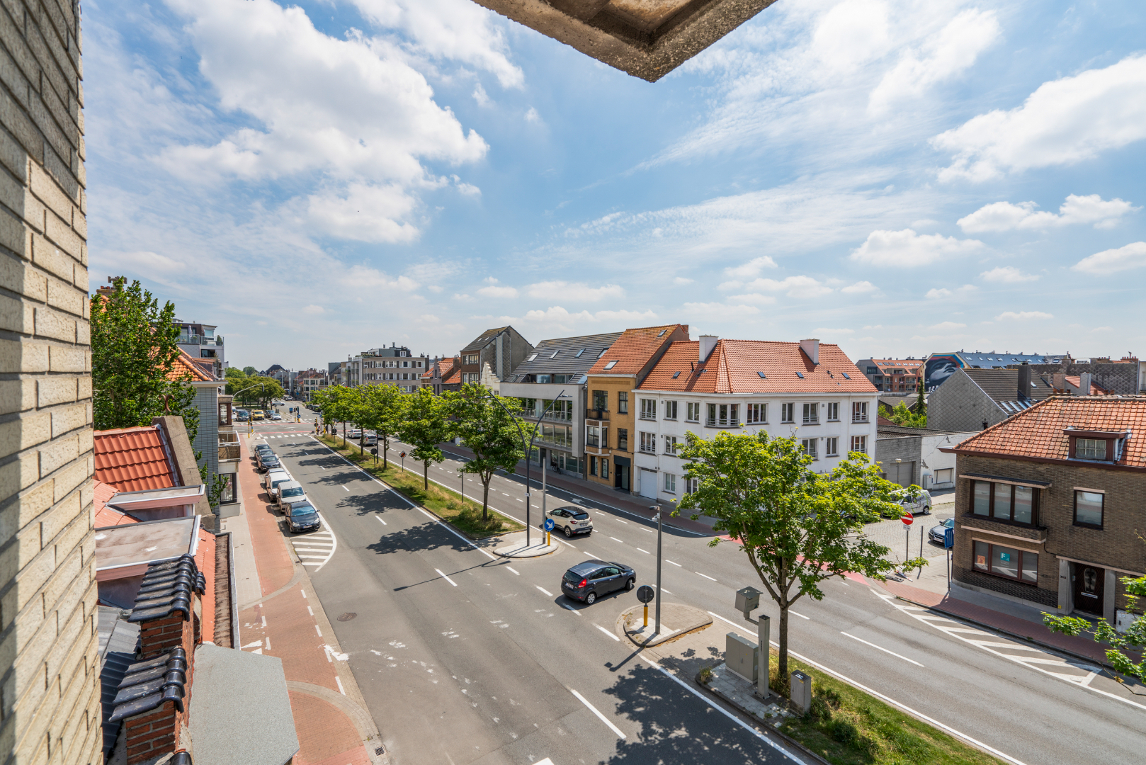 OPBRENGSTEIGENDOM MET 7 APPARTEMENTEN EN 7 GARAGEBOXEN 