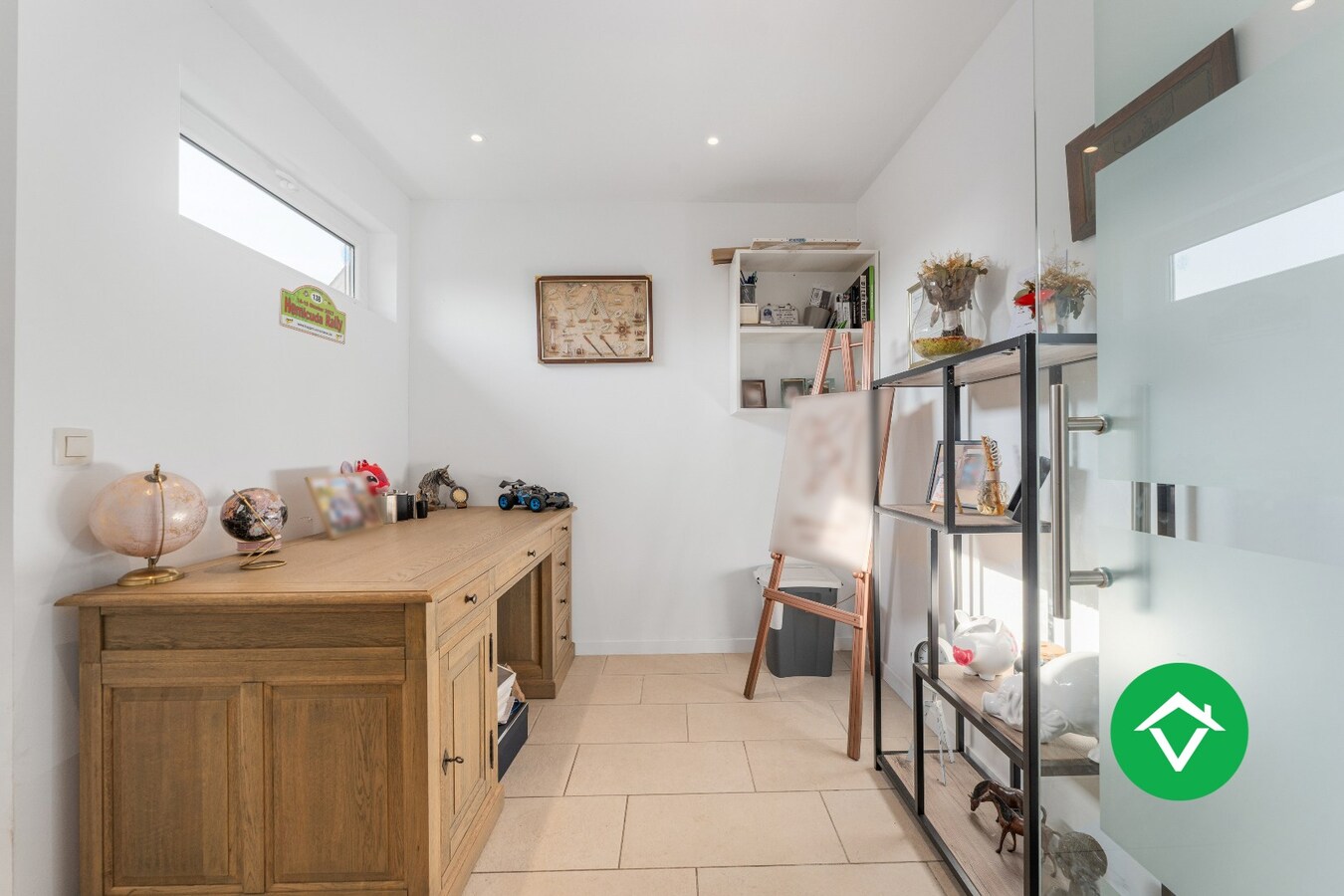 Functionele woning met drie slaapkamers, garage en ruime oprit te Ichtegem 