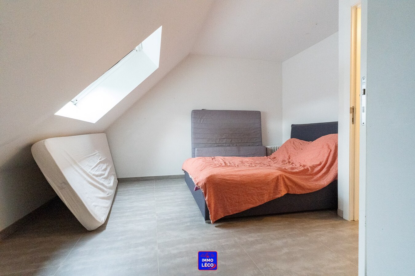 Maison rénovée avec jardin et garage, beaux volumes ! 