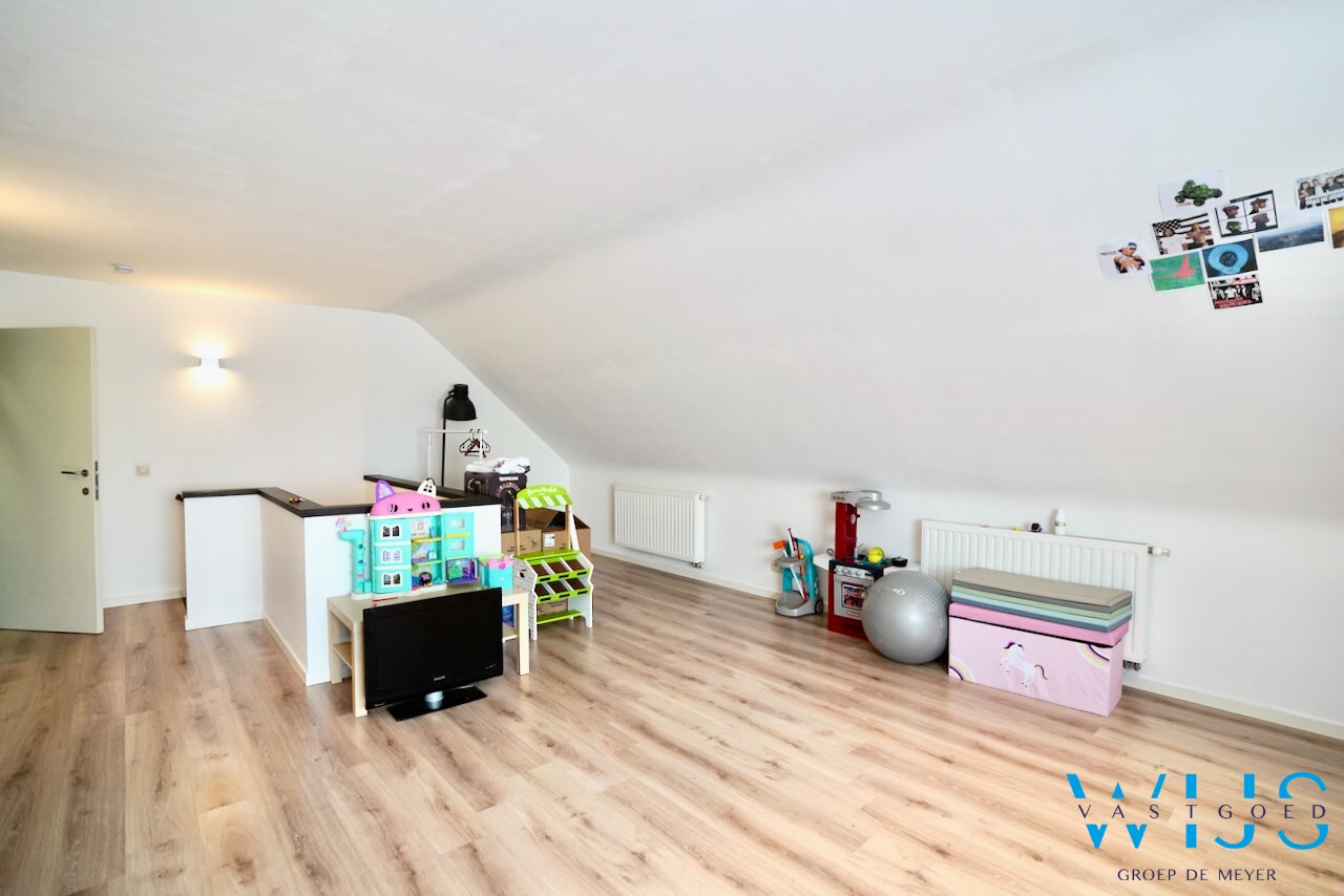 Prachtige recente woning in een zeer rustige wijk te Ertvelde ! 