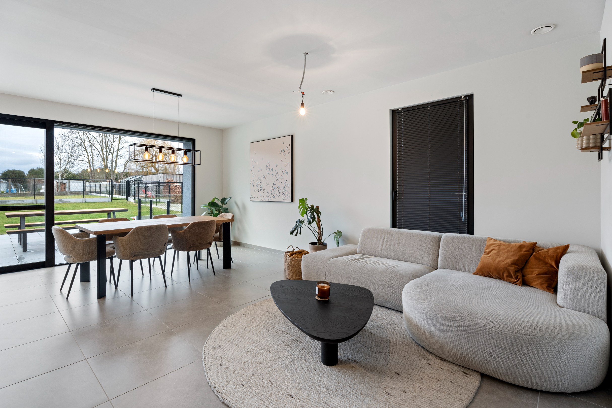 Gelijkvloers appartement met terras en tuin 