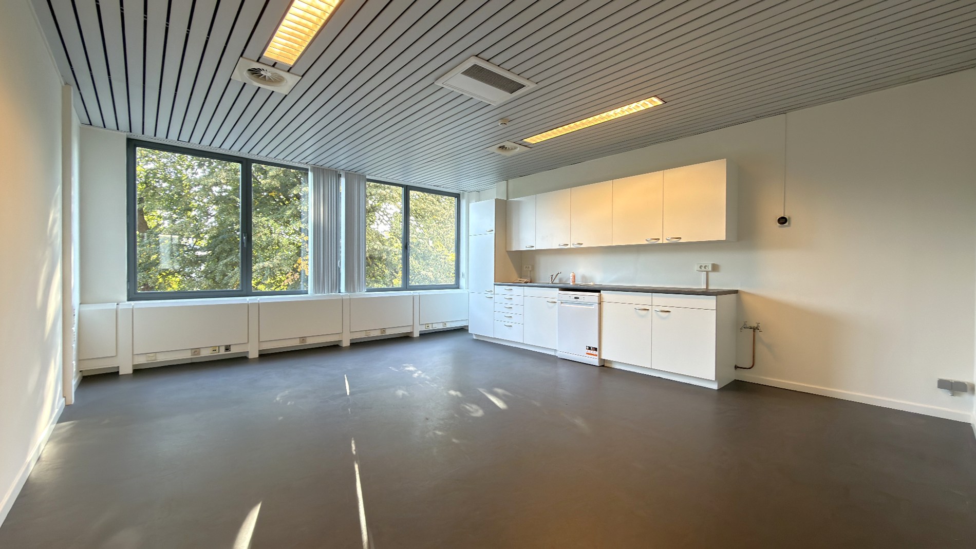 Commodity House in Berchem: kantoren te huur