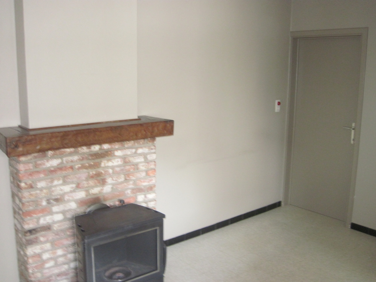 Degelijke Half Open Bebouwing. Bijzonder rustig gelegen ! 