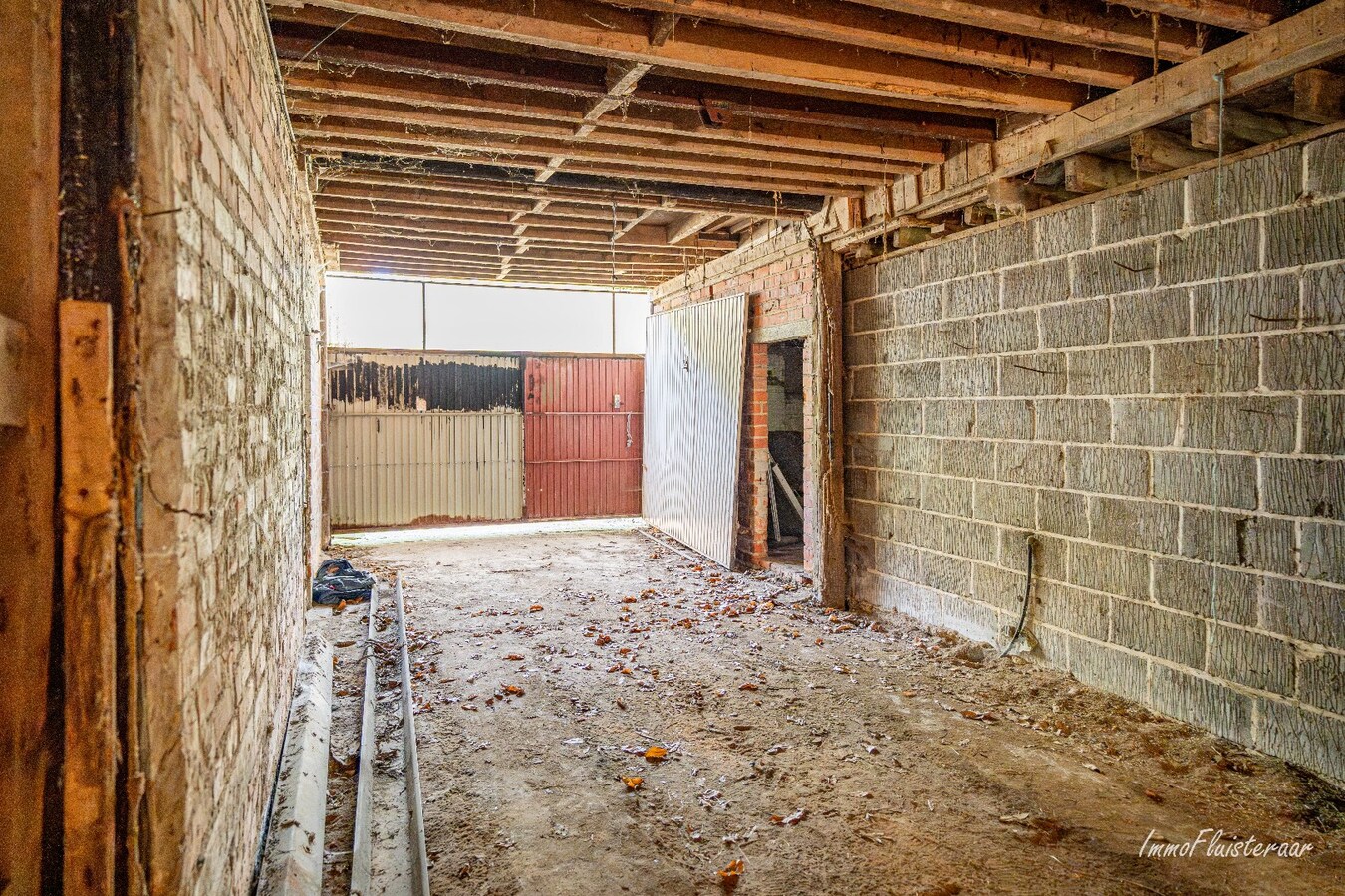 Uniek gelegen te renoveren woning met stalgebouw op ca. 10ha te Herk-de-Stad 