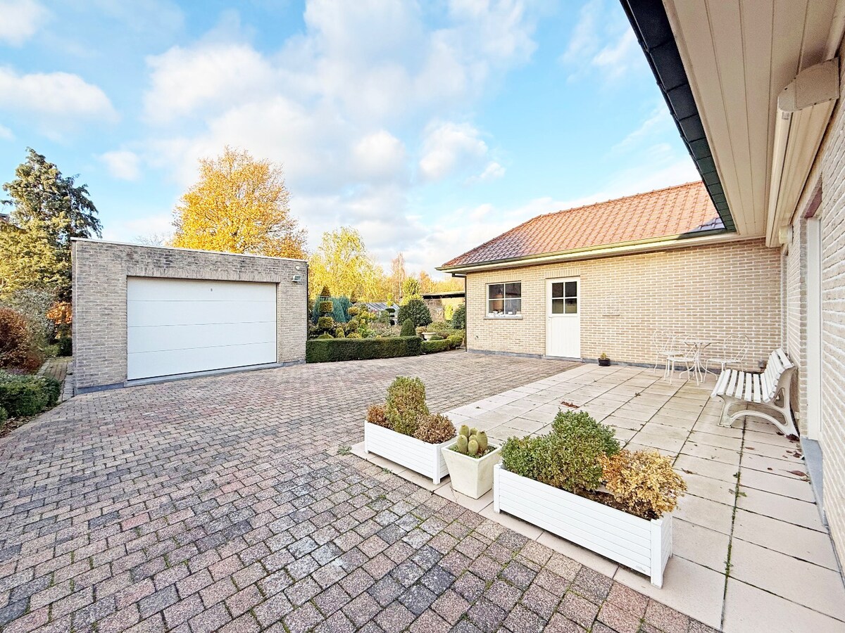 Prachtige laagbouwwoning op 10 are nabij centrum Zottegem 