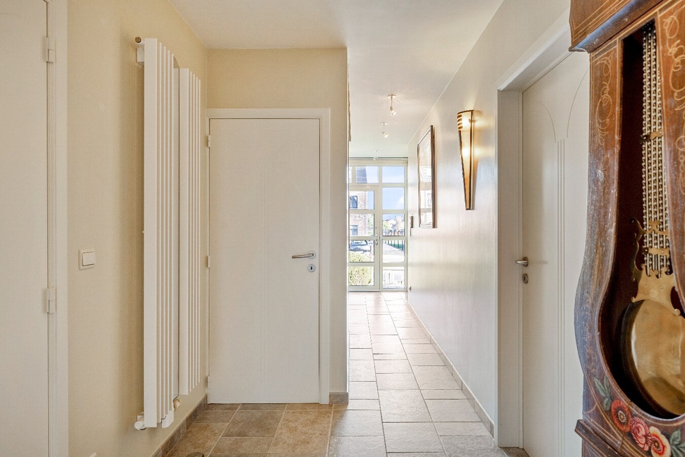 Duurzame, veelzijdige woning met karakter, energiezuinig comfort én prachtige tuin, op toplocatie. 