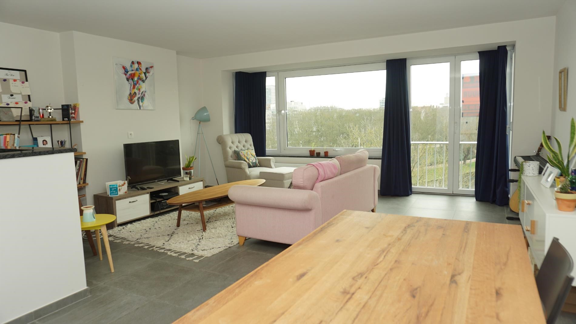 PRACHTIG VERNIEUWD APP. MET  ZICHT OP PARK 