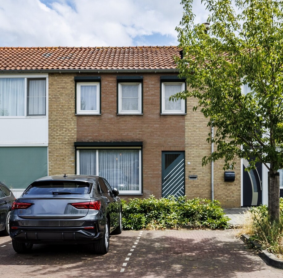 Gezellige rijwoning met garage in het charmante Sluis, op slechts 5 km van Knokke-Heist. 