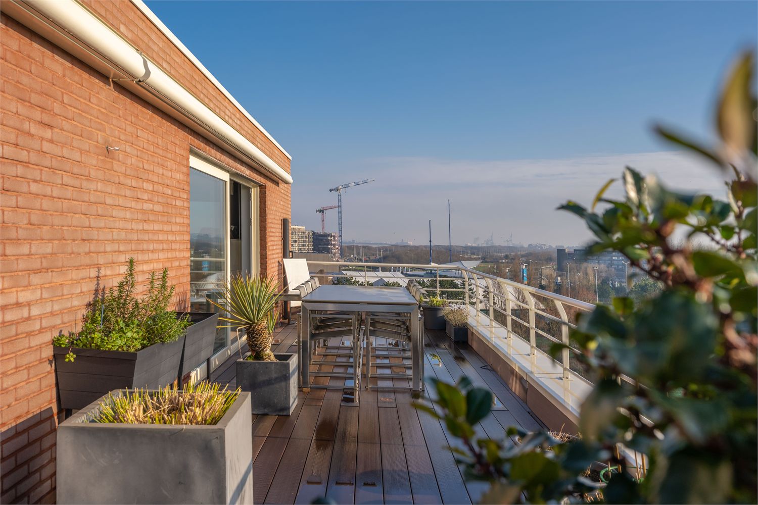 Dakappartement te koop. 