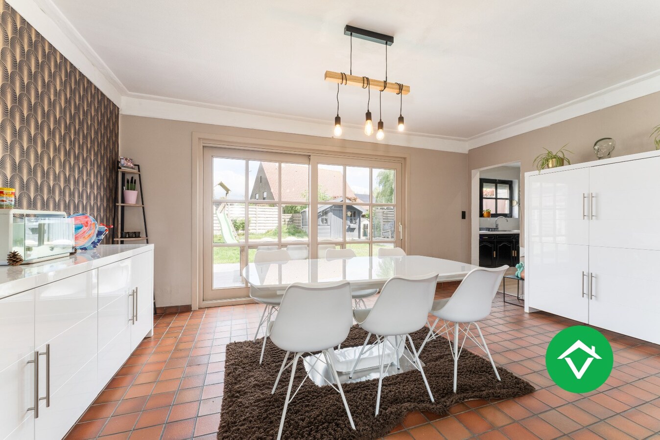 Landelijke gezinswoning met rustige ligging, 3 slaapkamers en een inpandige garage 