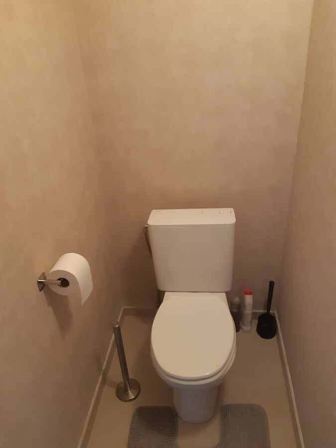 Ruim en lichtrijk appartement - centrum Gavere. 