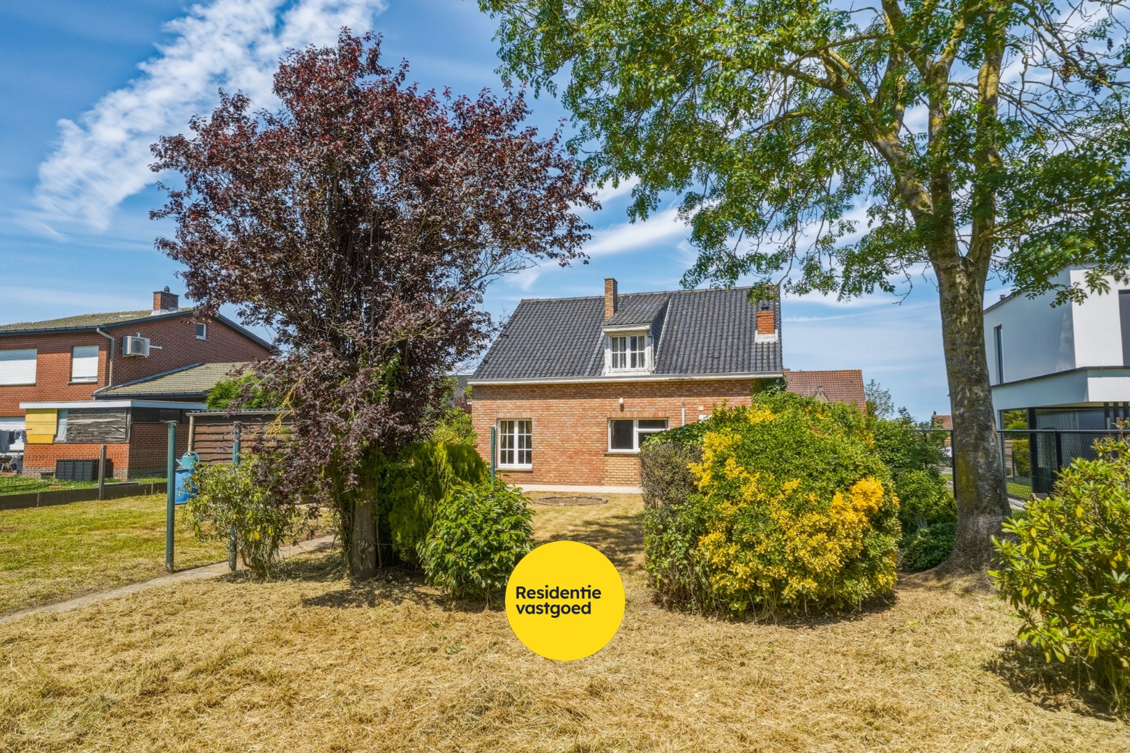 Te renoveren open bebouwing met 3 slaapkamers en ruime tuin in Roksem 
