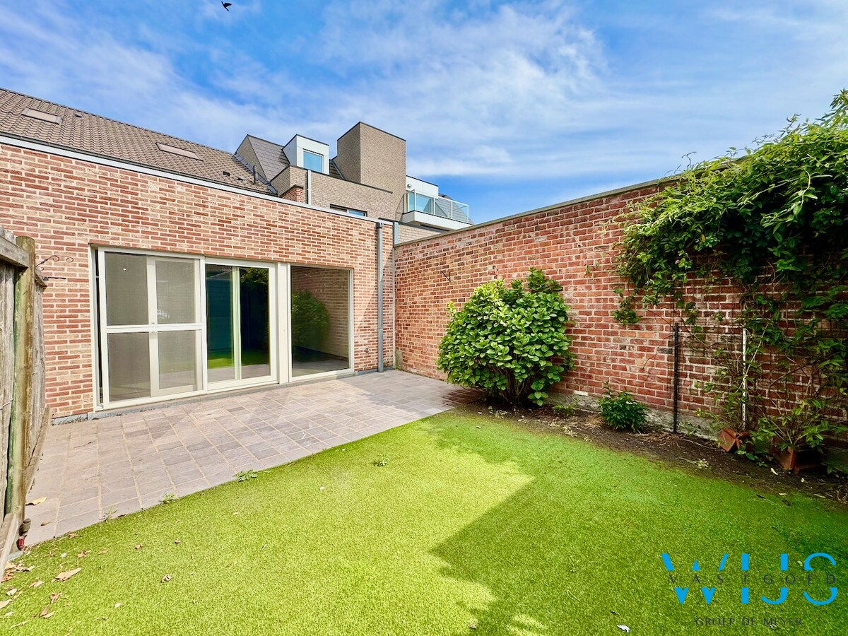 Gelijkvloersappartement met staanplaats te Ertvelde ! 