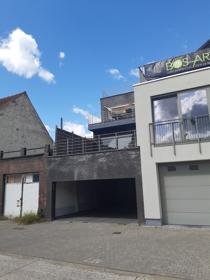 Tof dakappartement met aangenaam zonneterras. 