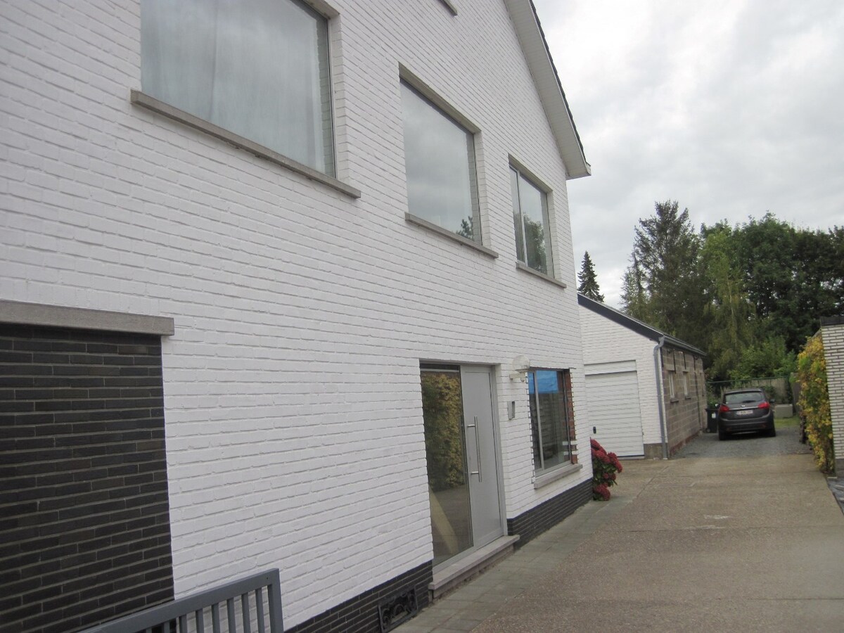 Lichtrijk appartement in Zingem 