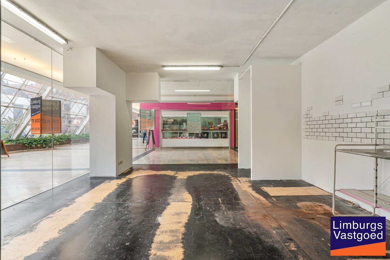 Commercieel uitstekend gelegen handelspand, 39m² 