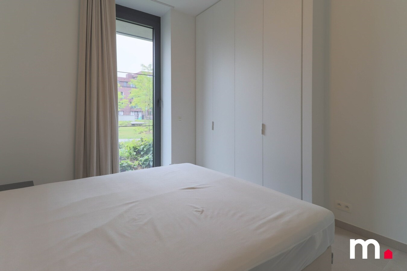 Bemeubeld appartement met lift, 2 slaapkamers én parkeerplaats in Kortrijk 
