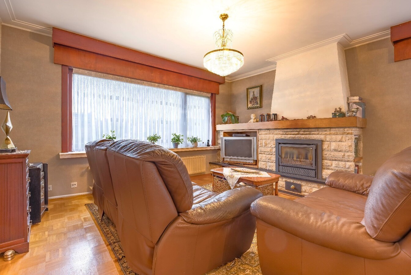 Villa met potentieel in een rustige residentiële wijk 