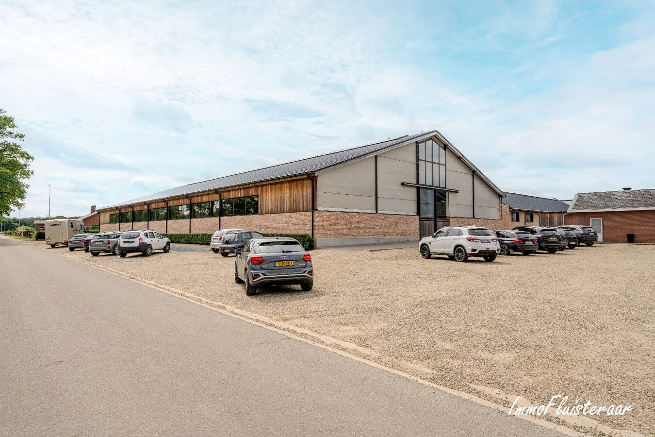 Prachtige professionele paardenaccommodatie op ca. 10 ha te Oudbergen 
