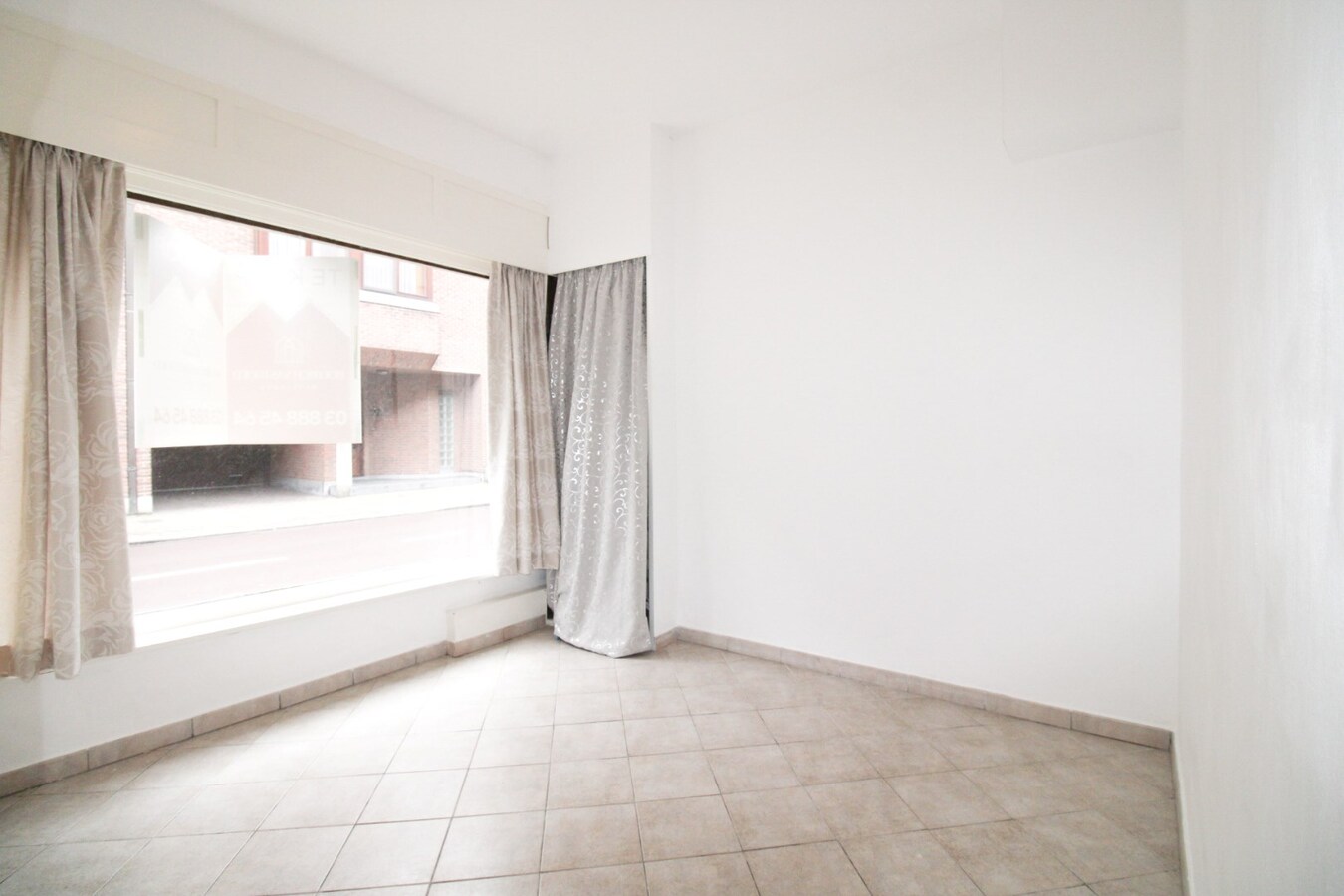 Charmante instapklare woning met 3 ruime slaapkamers en terras in het hartje Sint-Niklaas 