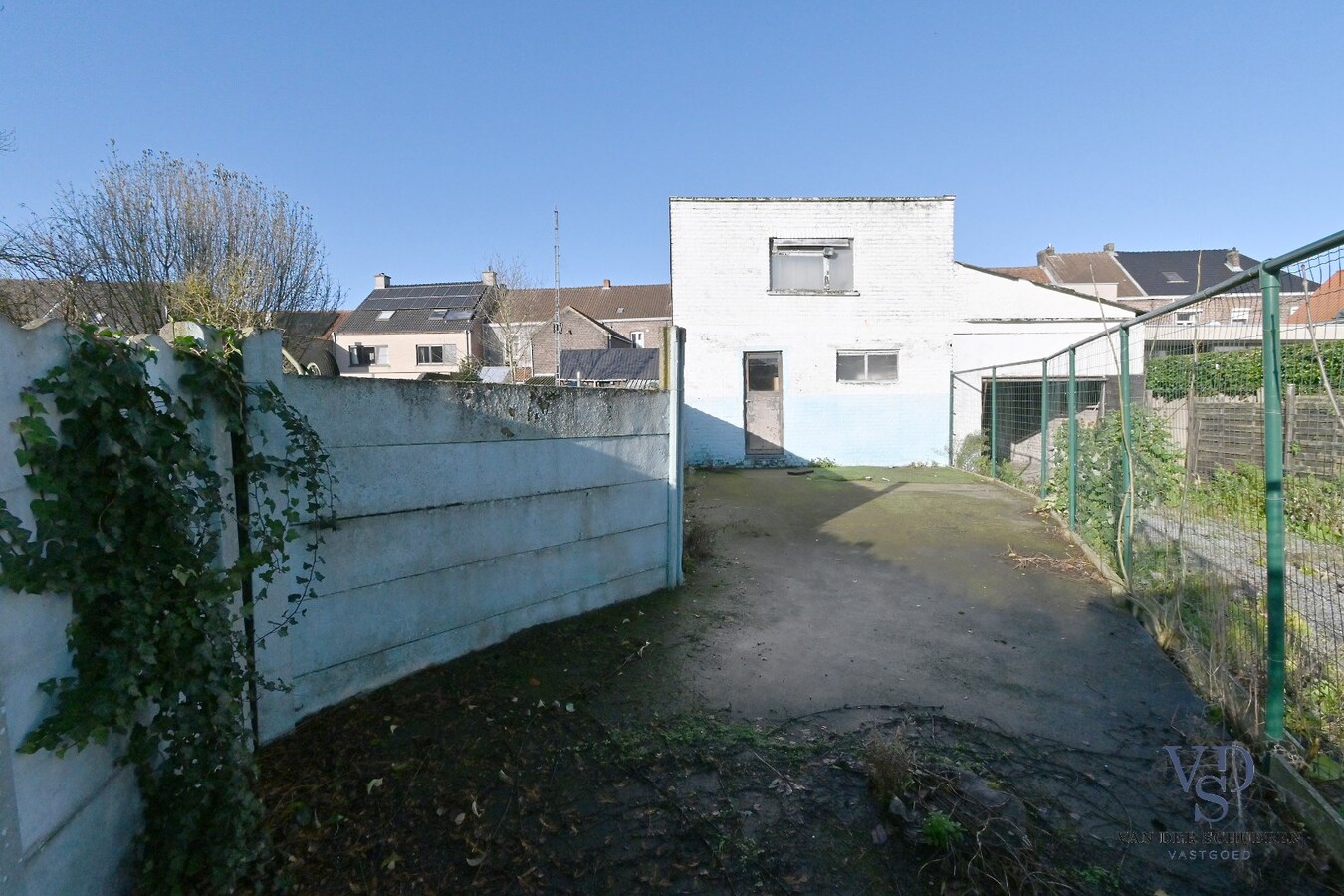 Perceel met mogelijkheden in centrum Eine ! 