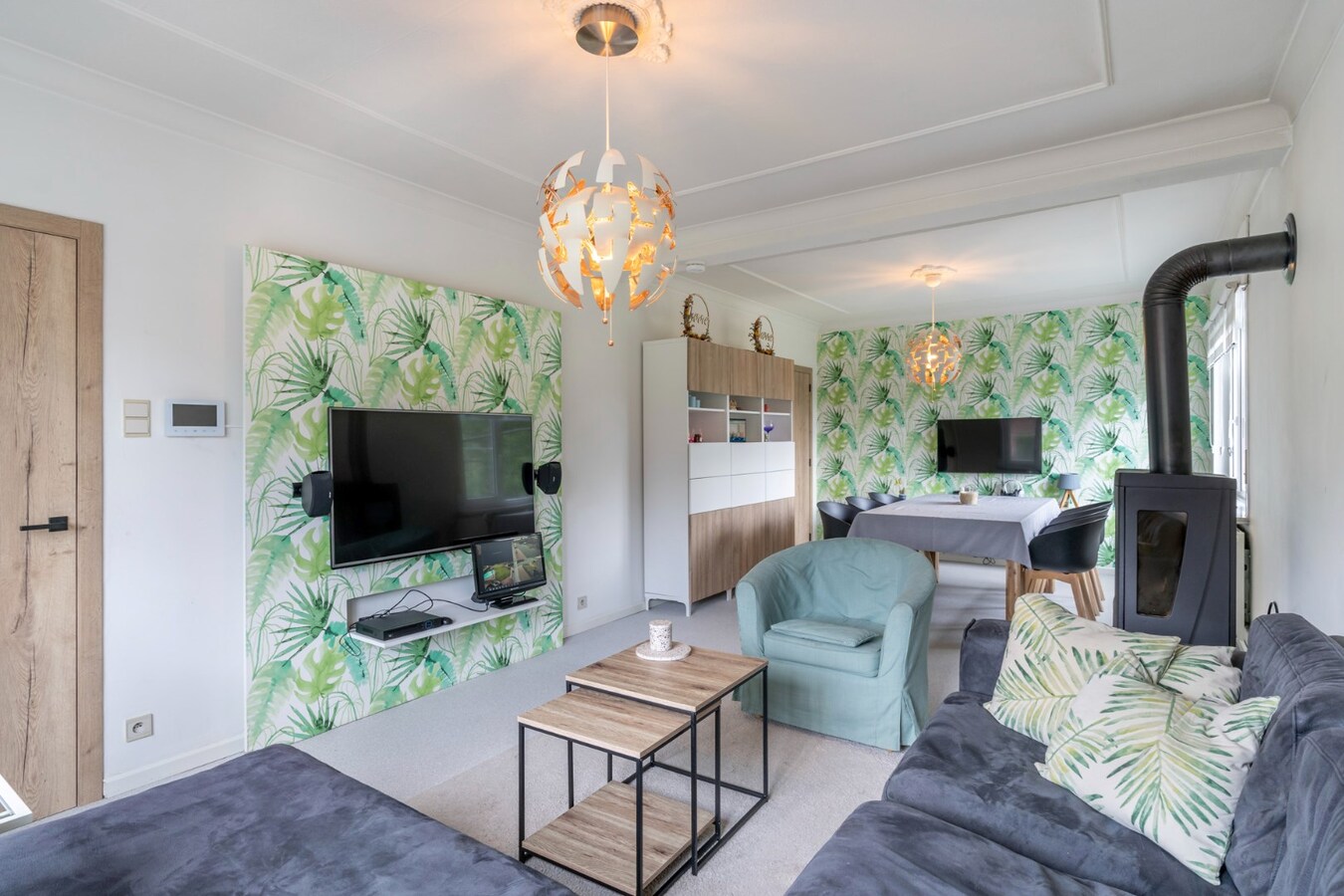 Ruime woning met 4 slaapkamers op een zeer ruim perceel. 