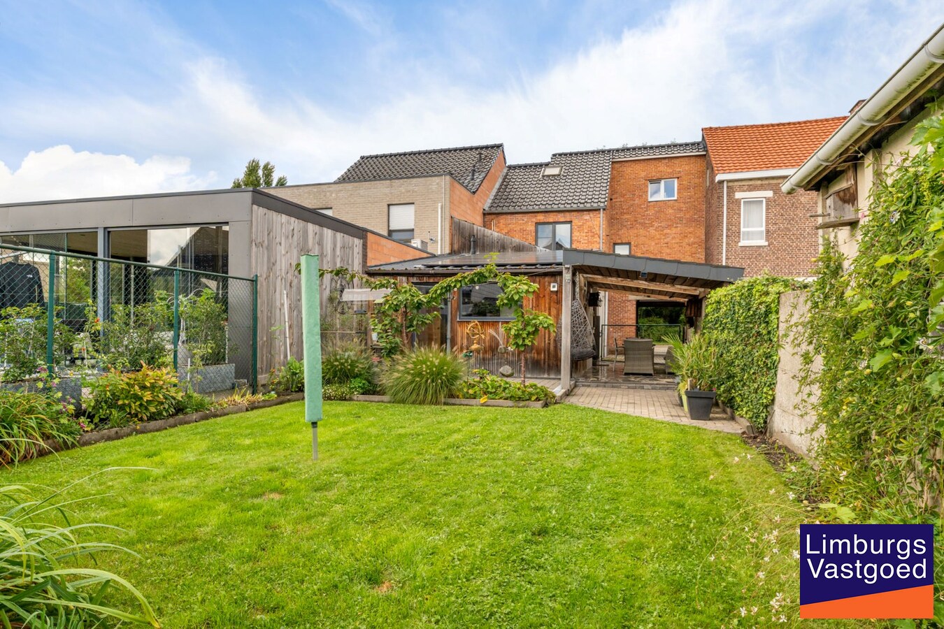 Centraal gelegen woning, 3 slpk, 181 m² bewoonbare oppervlakte, 3a 17ca 