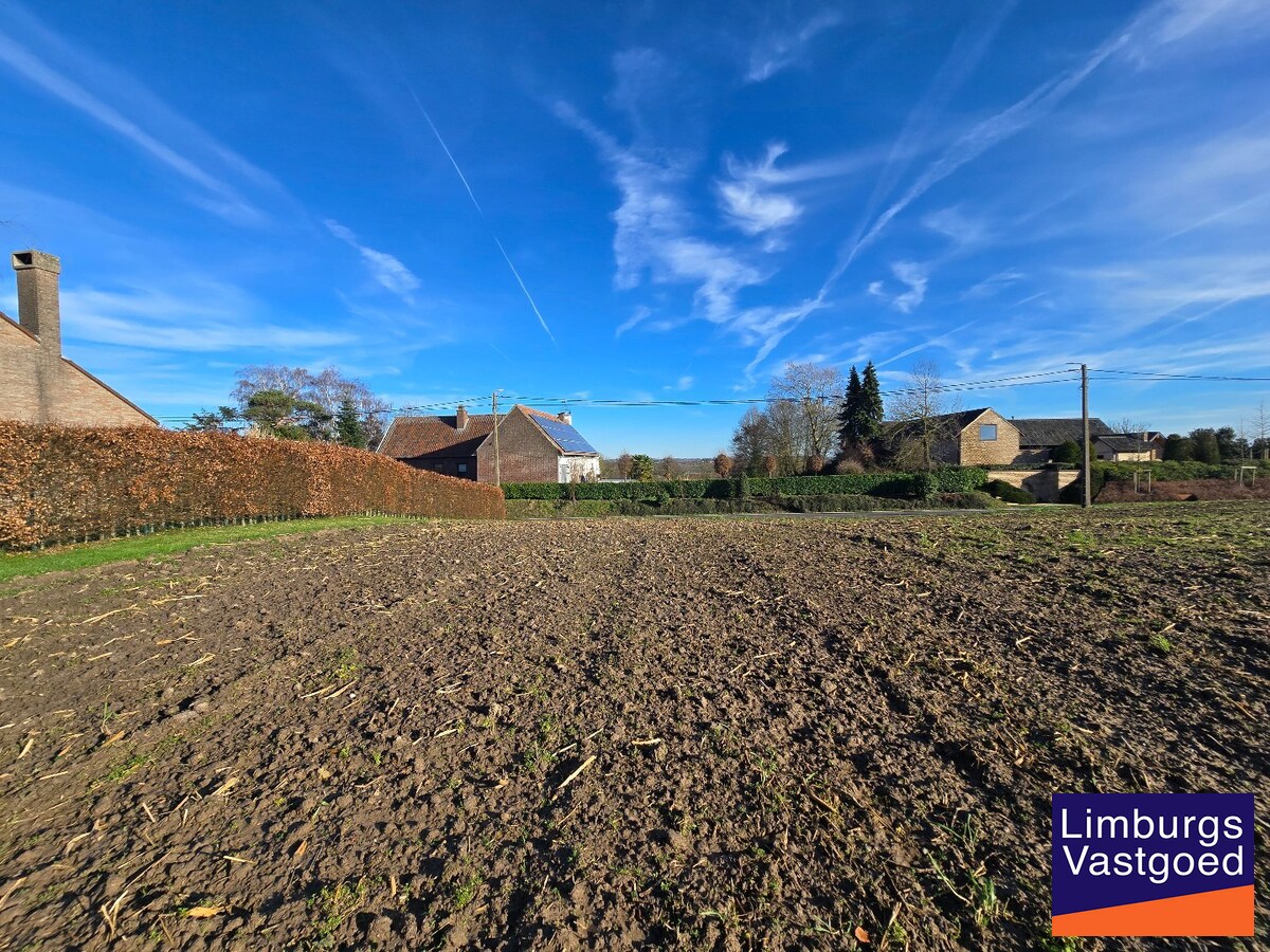Bouwgrond voor open bebouwing, 12a, idyllisch gelegen in Gors-Op-Leeuw 
