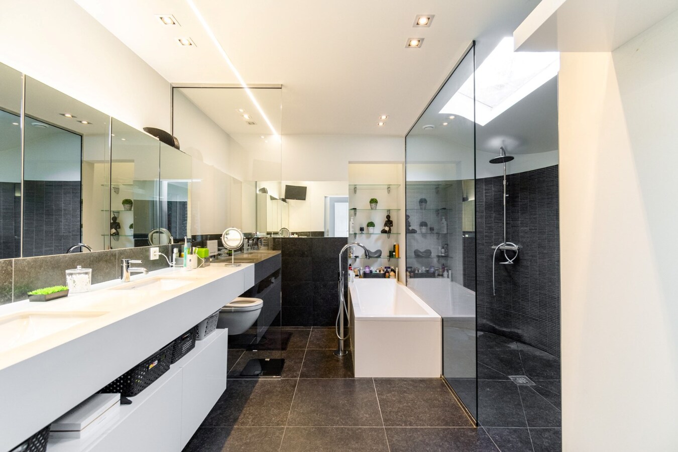 Gelijkvloersvilla op een perceel van 3.500 m² op een toplocatie te Schilde 